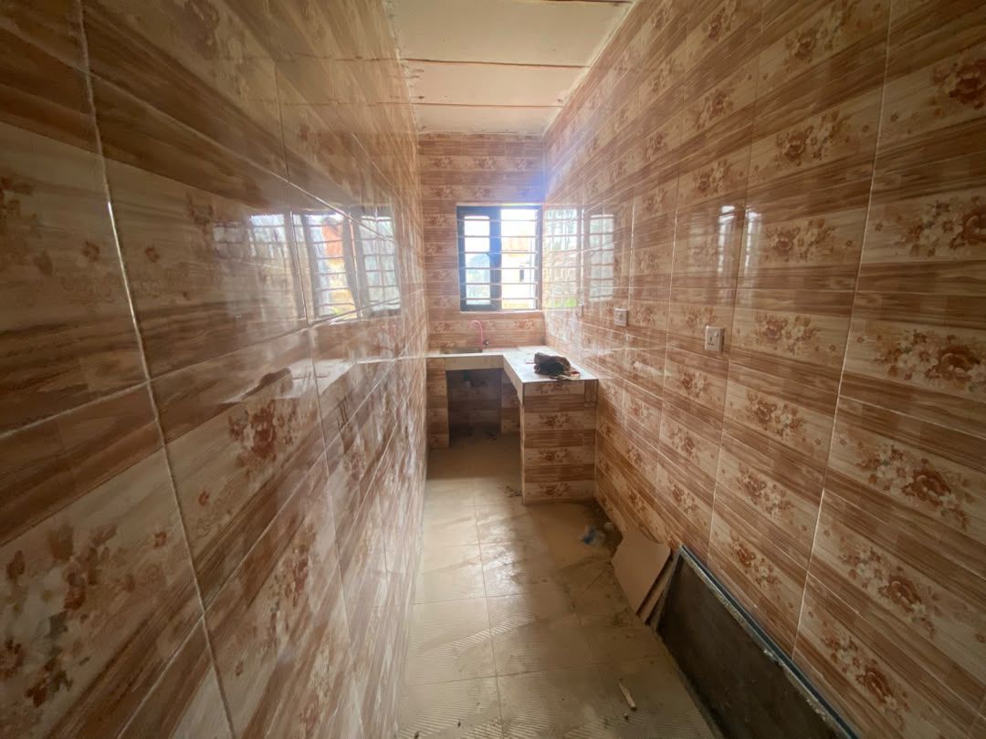 Self Contained in Isale Oko