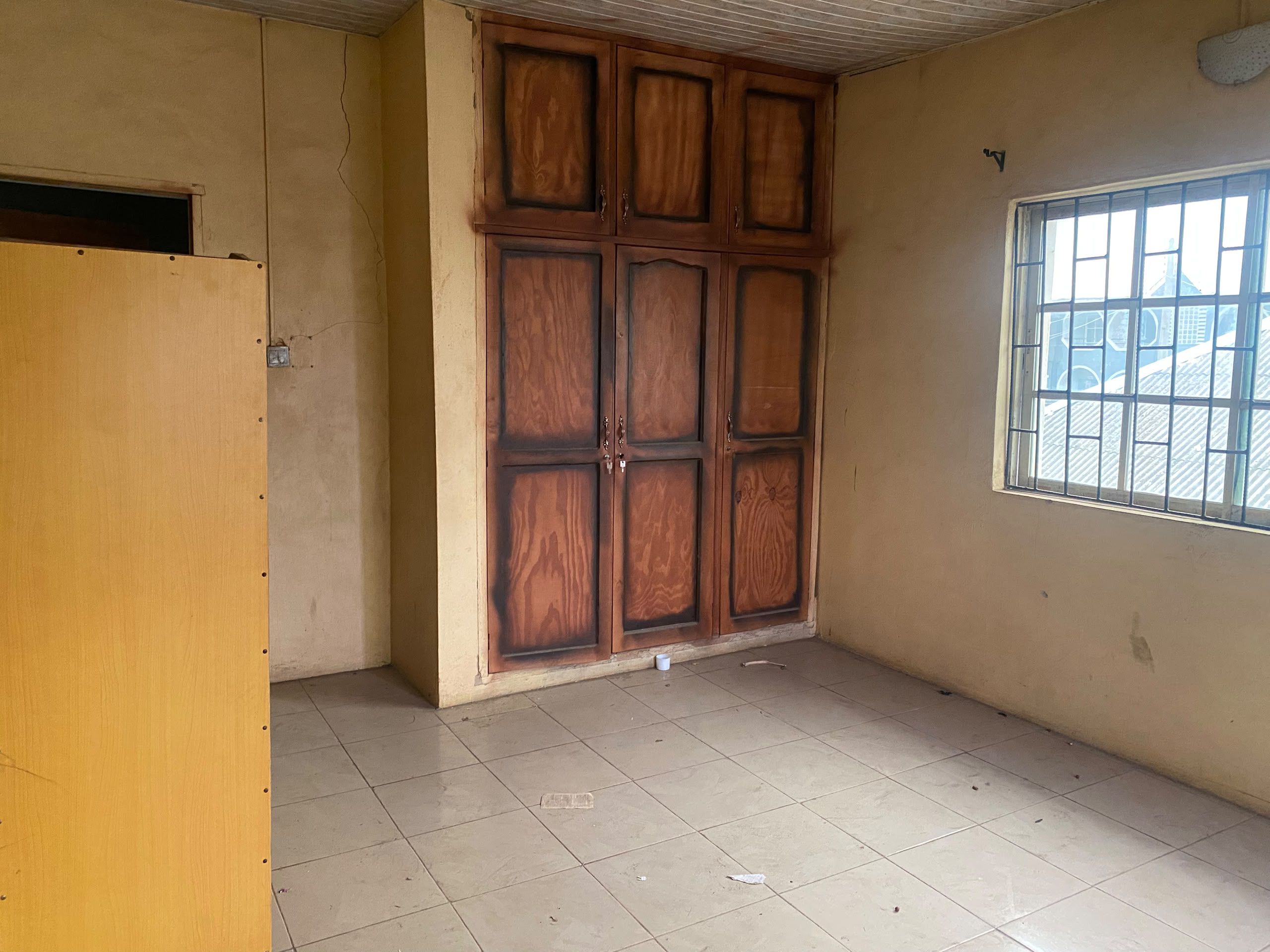 Two Bedroom Flat with Personal Toilet in Each Room in Araromi image 2