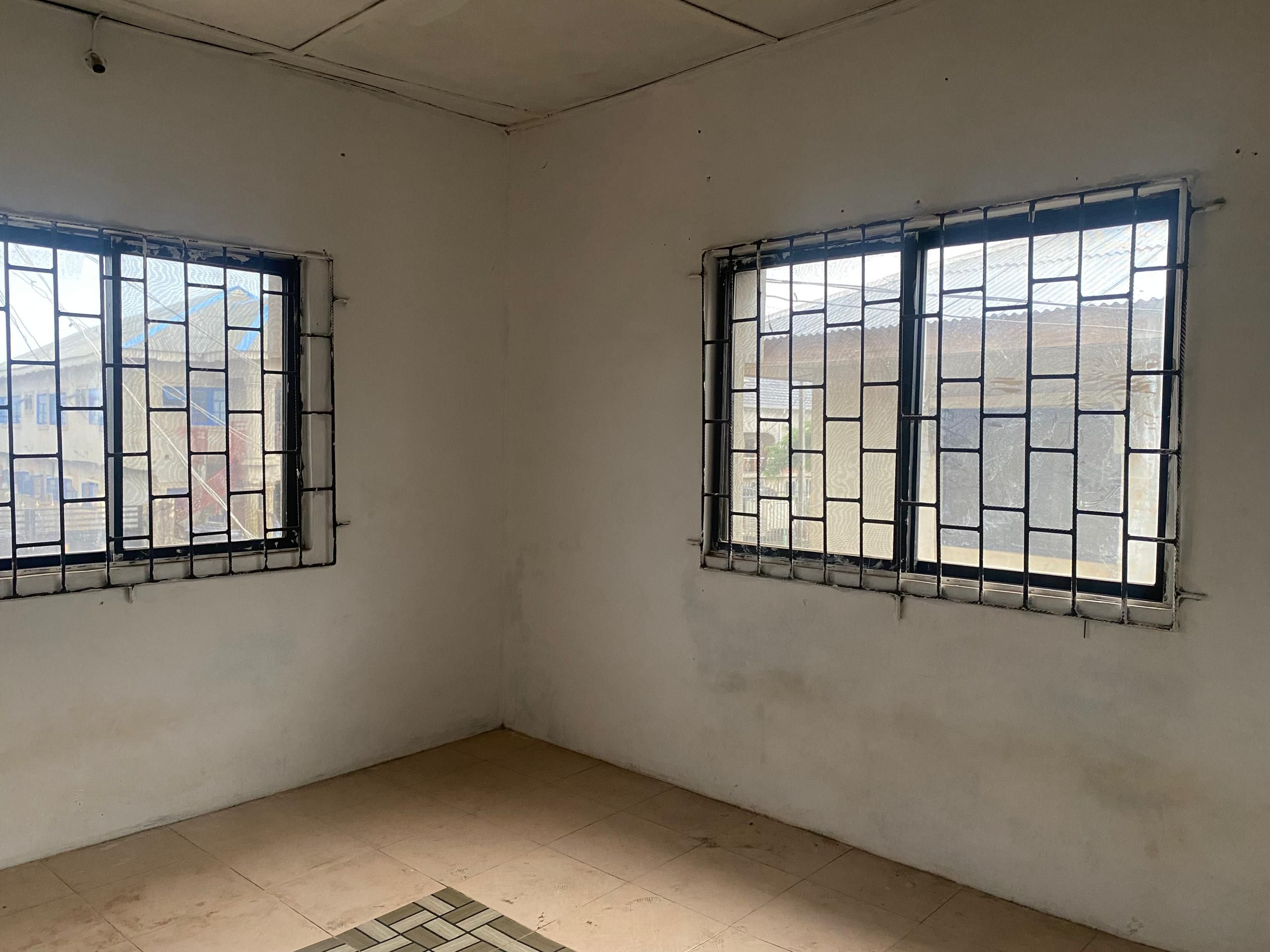 Single Room in a Flat with Shared Toilet and Bathroom in Hospital Road