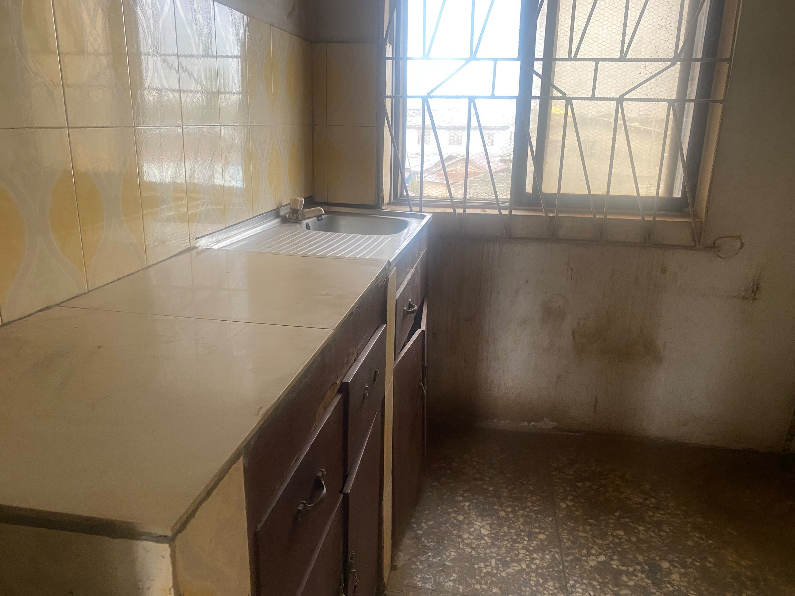 Two Bedroom Flat with Shared Toilet and Bathroom in Hospital Road