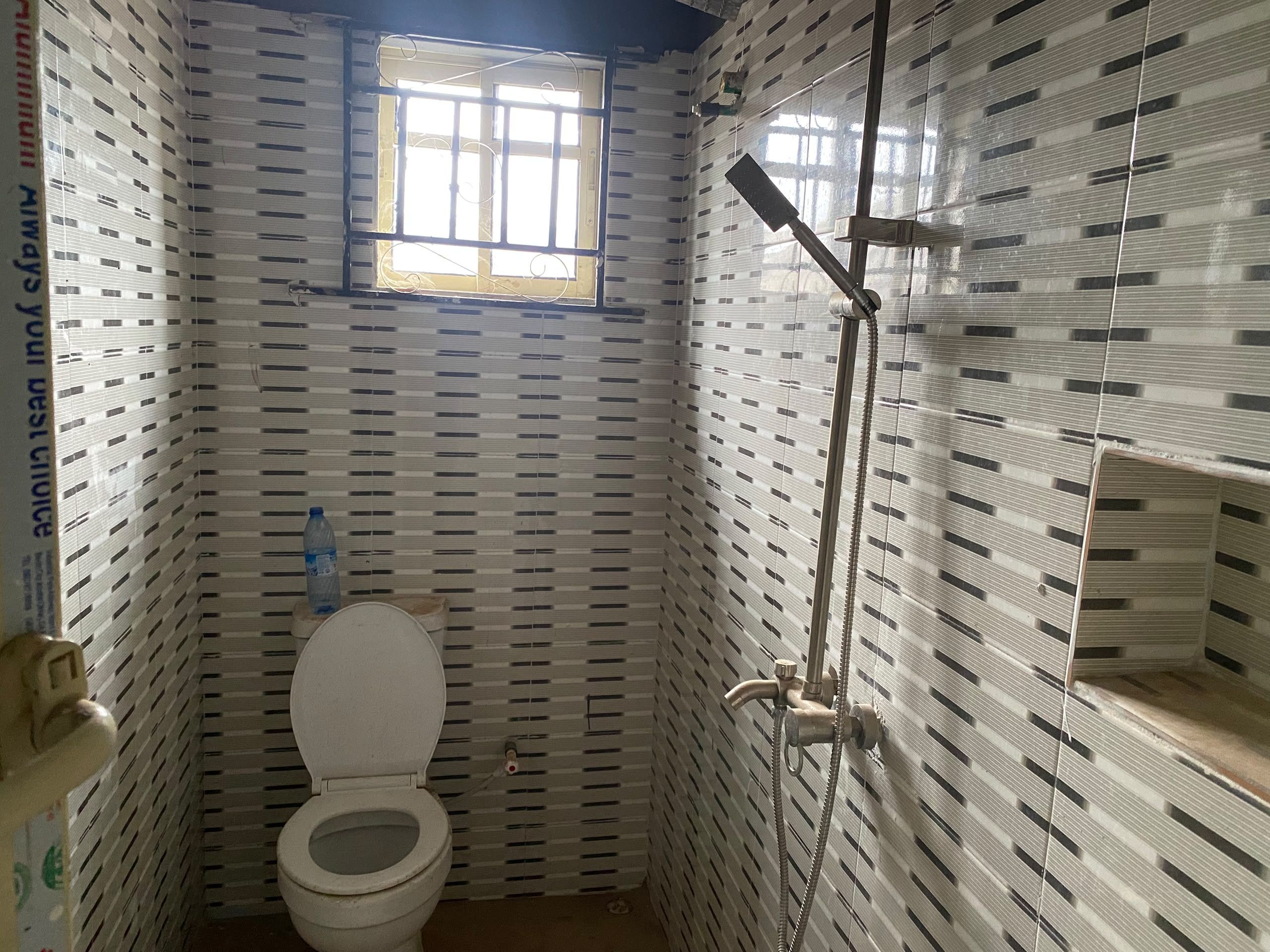 Room and Parlour Self Contained in Ayepe Road image 4