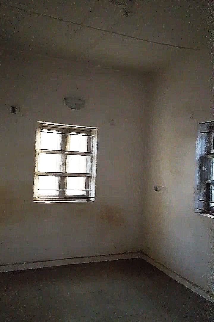 Room and Parlour Self Contained in Araromi image 4
